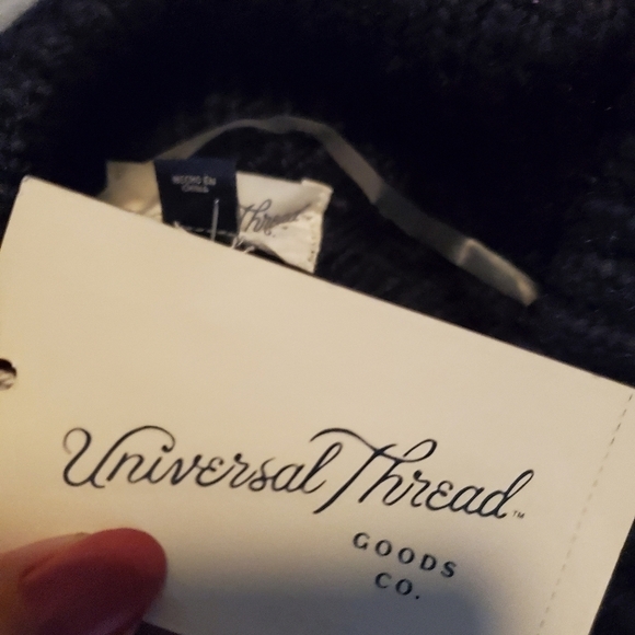 NEW Universal Thread Bobble Pullover Sweater - Picture 9 of 9